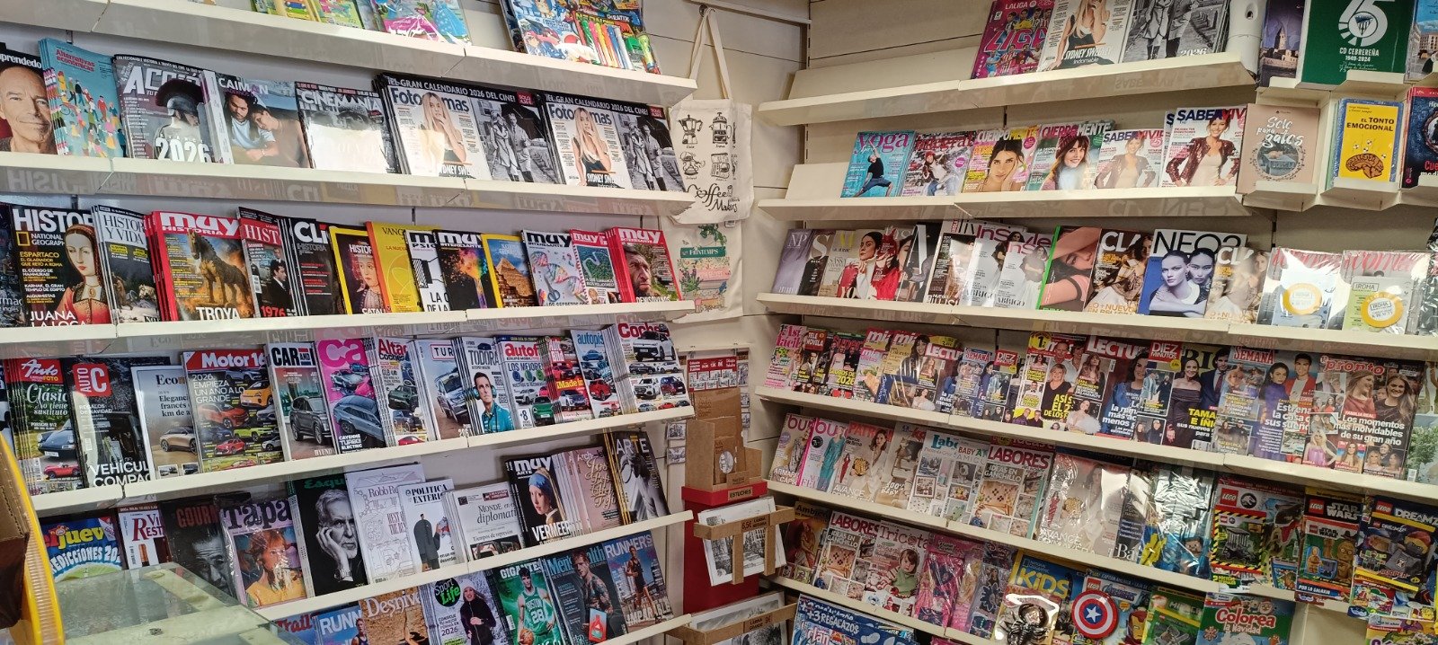 Amplia selección de revistas y periódicos