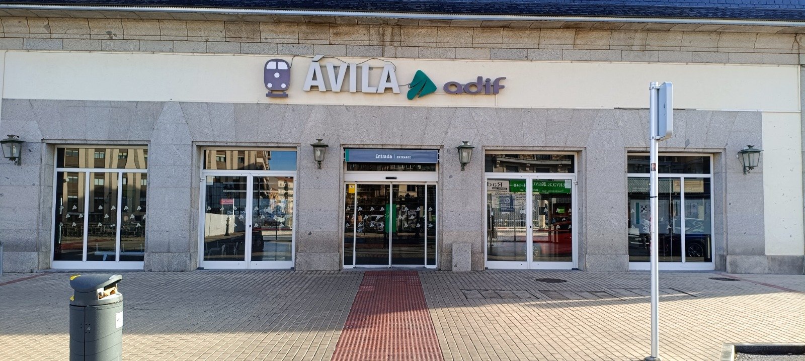 Entrada principal de la Estación de Tren de Ávila